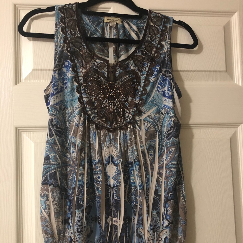Blue/brown tank.